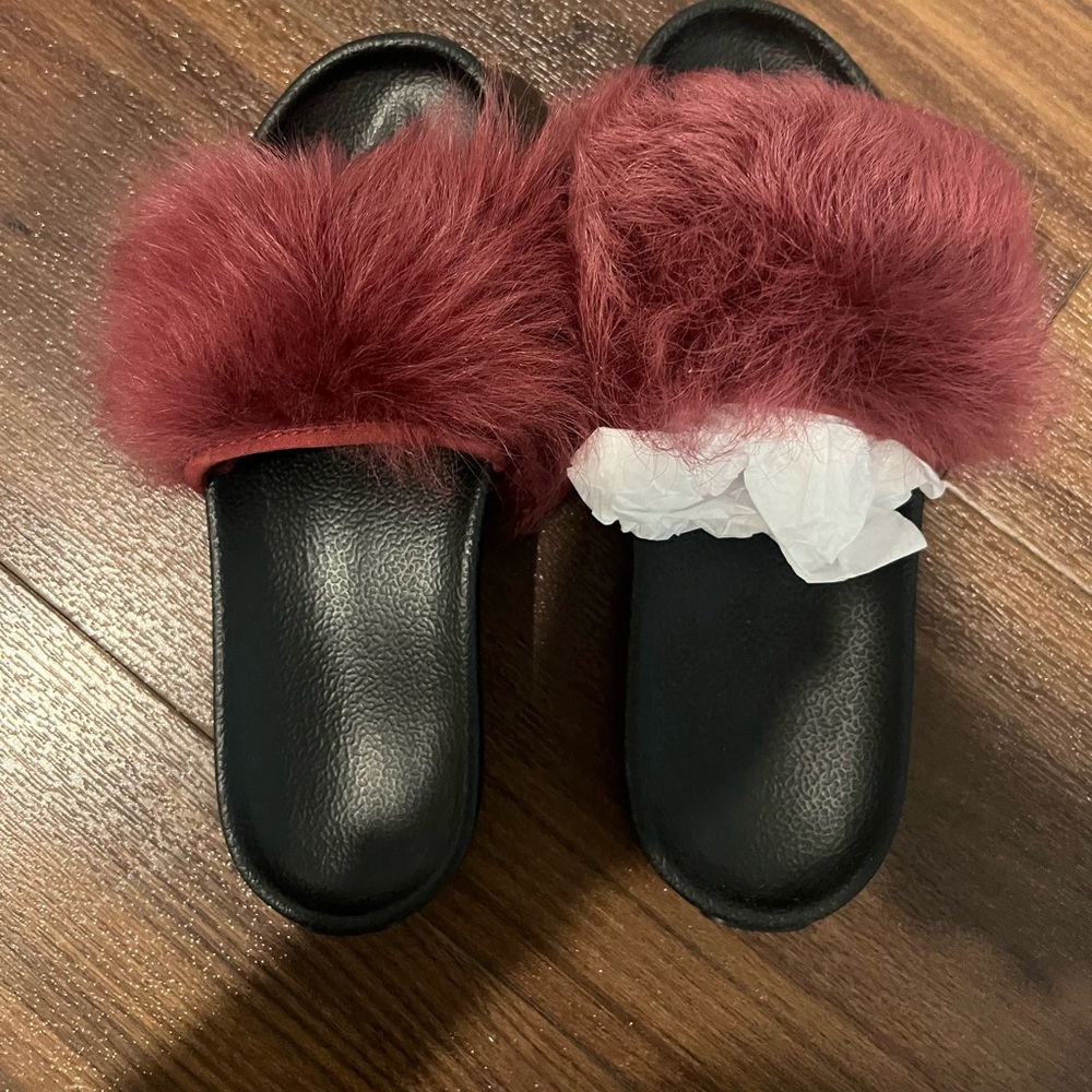 Ugg slide slippers